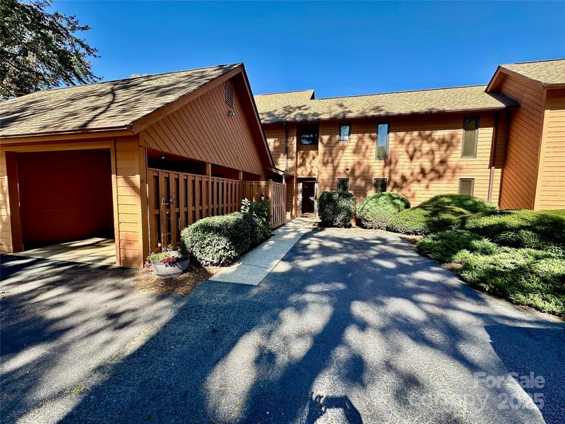 25 Village Dr #25, Asheville, NC 28803