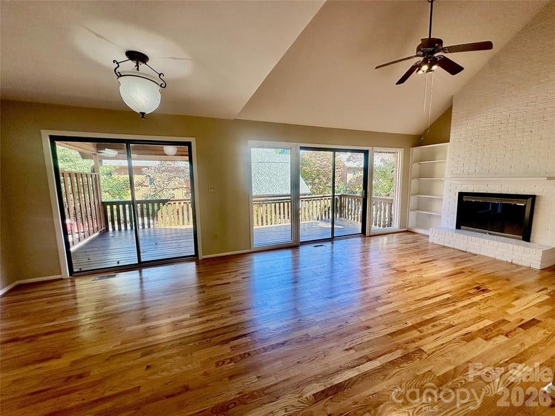 25 Village Dr #25, Asheville, NC 28803