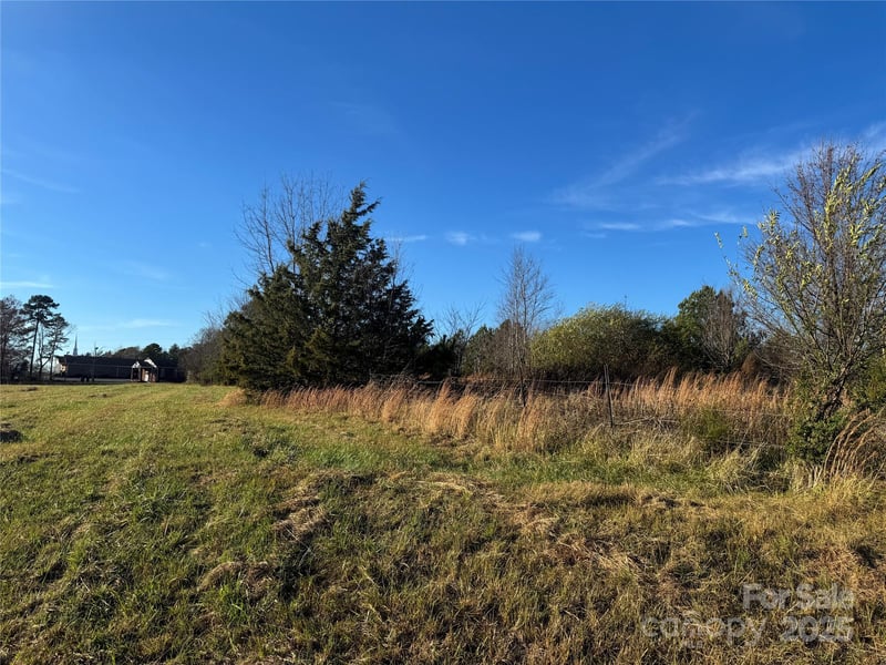 Bradley Rd, Gaffney, SC 29341