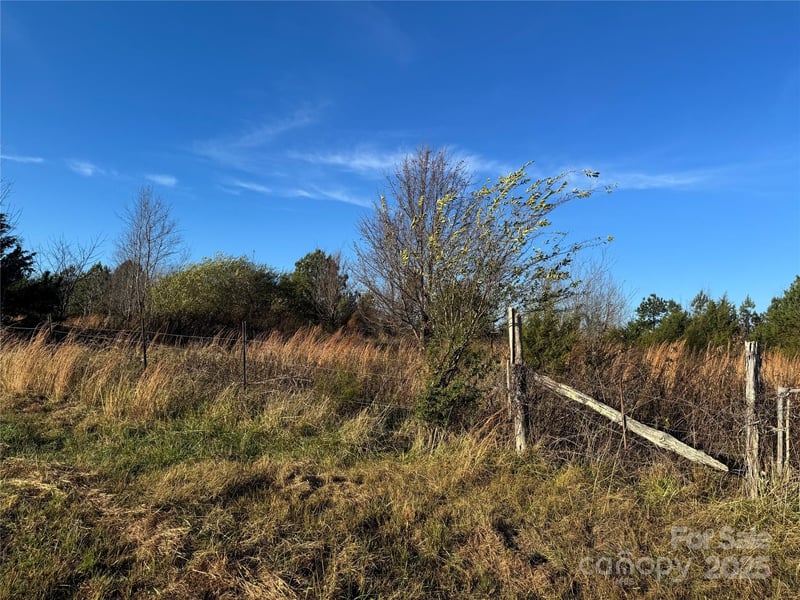 Bradley Rd, Gaffney, SC 29341