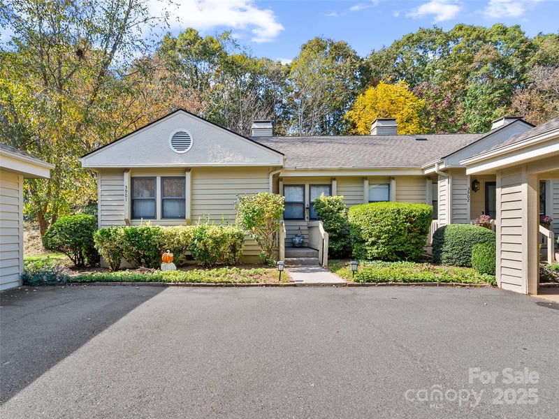 3901 Trinity Ct, Asheville, NC 28805