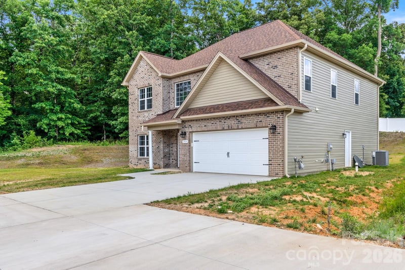 2858 Eland Dr, Winston Salem, NC 27127