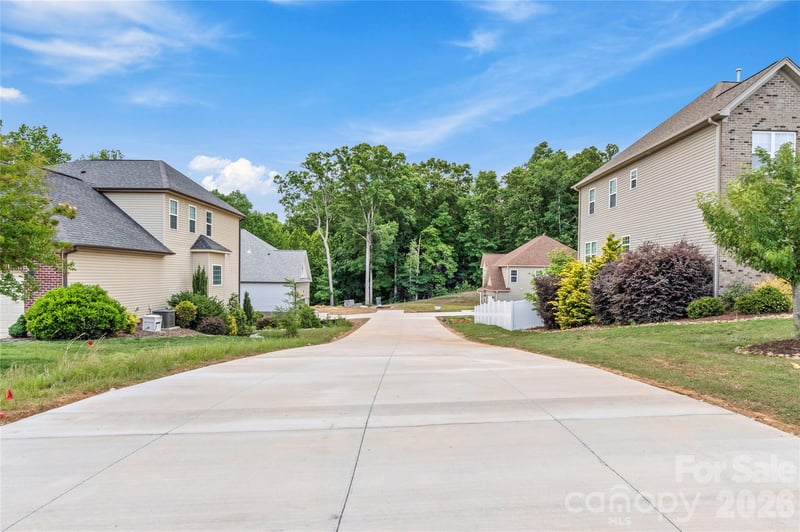 2858 Eland Dr, Winston Salem, NC 27127