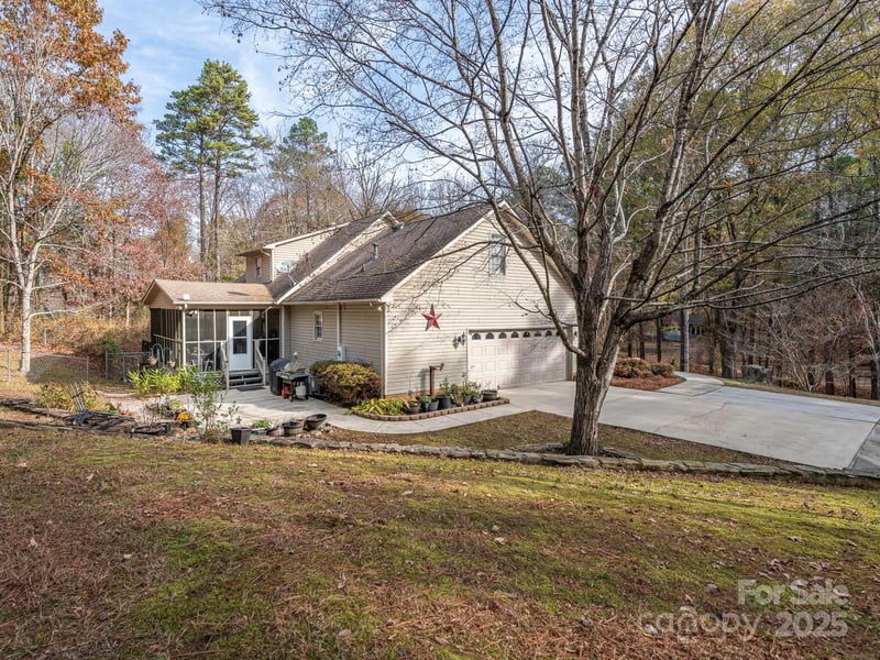 1800 Lake Lynn Rd, Concord, NC 28025