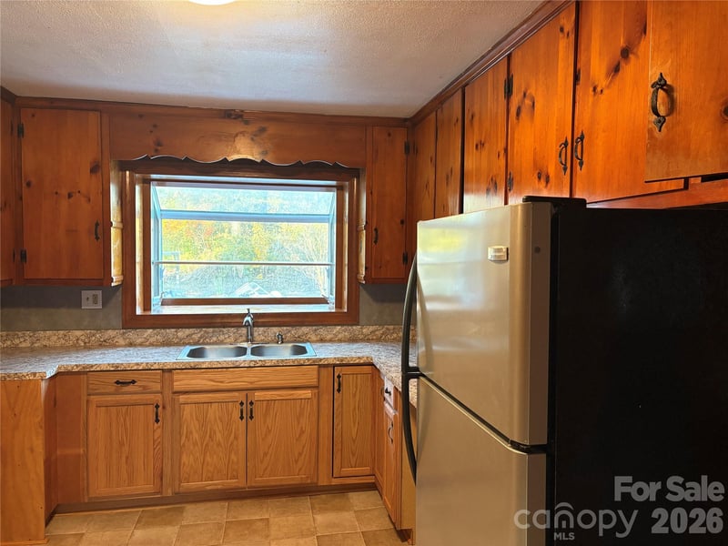 5206 Burke Dr, Charlotte, NC 28208