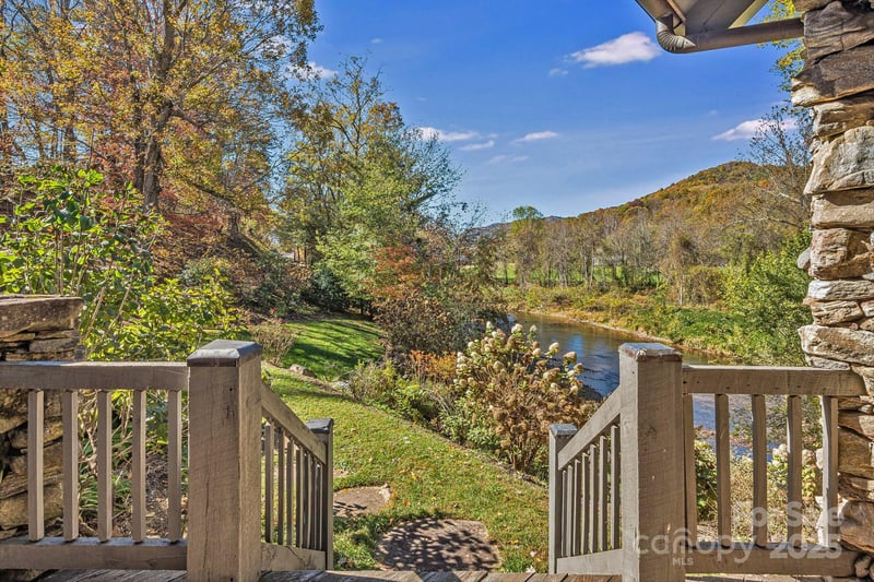 99 Thistle Rg, Canton, NC 28716