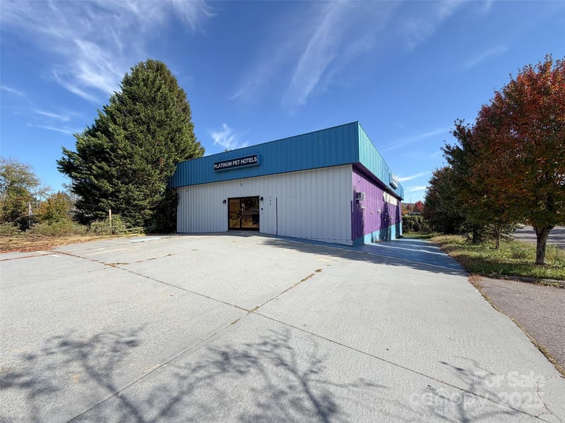 900 Chapel Rd, Asheville, NC 28803