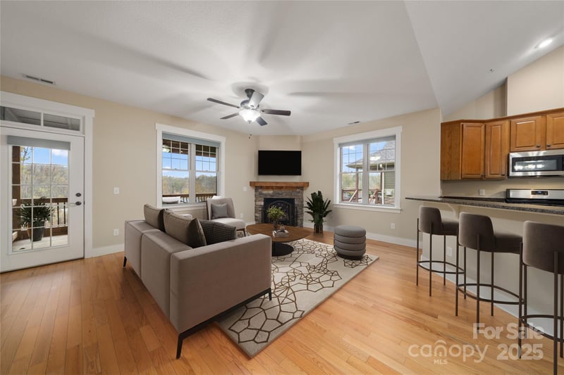 22 Craftsman View Dr, Asheville, NC 28804