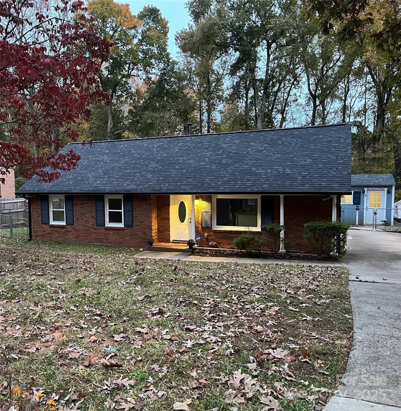 10517 Starwood Dr, Charlotte, NC 28215