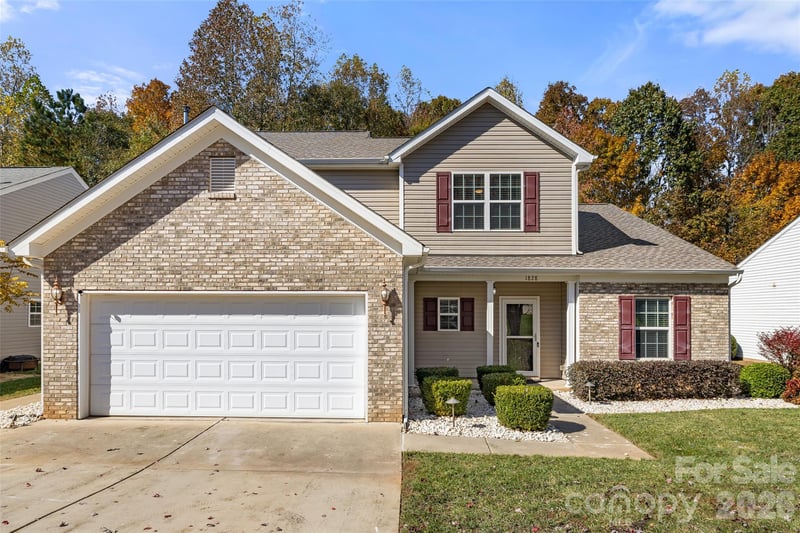 1828 Kilkenny Dr, Clover, SC 29710