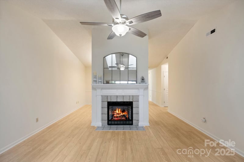 102 Fox Den Ct, Hendersonville, NC 28792
