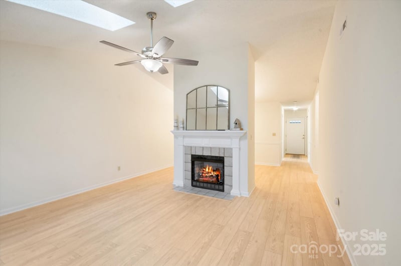 102 Fox Den Ct, Hendersonville, NC 28792