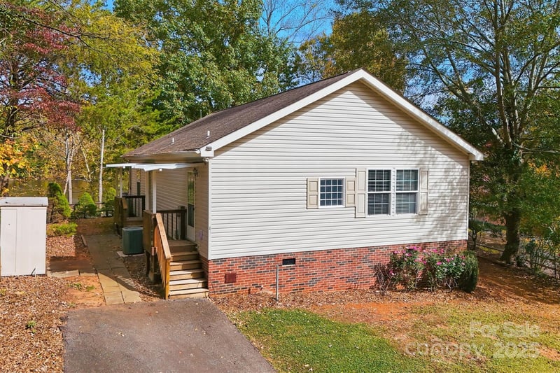 4247 Laurel Hill Rd, Claremont, NC 28610