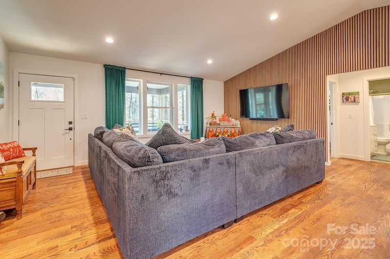 15 Edmond Woods Pl, Fairview, NC 28730