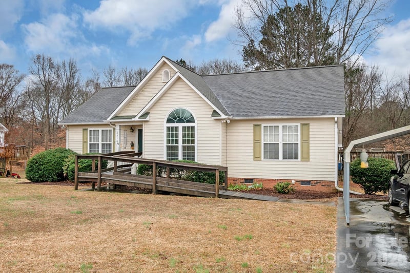 2514 Oxford Cir, Lancaster, SC 29720