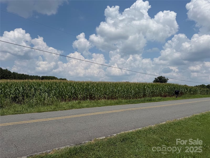 1 Acorn Ln, Monroe, NC 28112