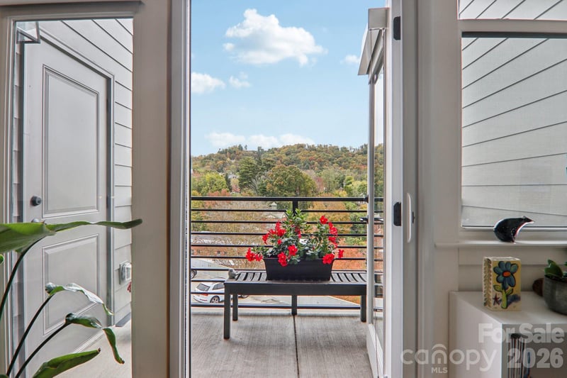 55 Market St #407, Asheville, NC 28801