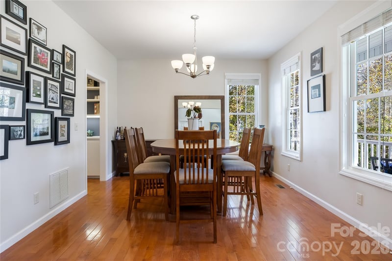 88 Apple Meadow Ct, Hendersonville, NC 28739