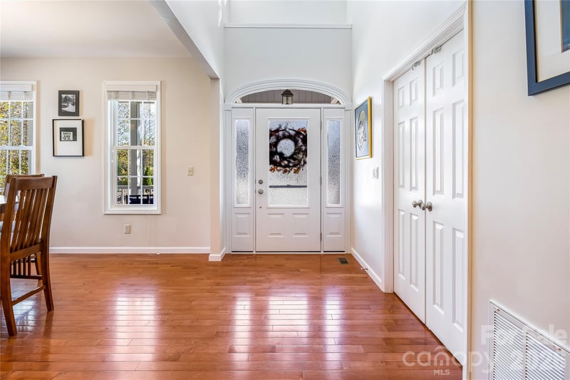 88 Apple Meadow Ct, Hendersonville, NC 28739