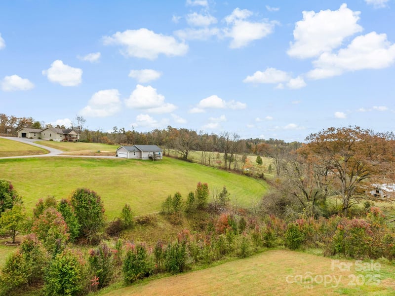 101 Clayton Dr, Weaverville, NC 28787