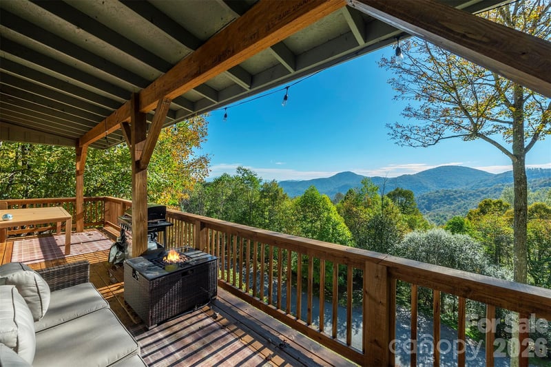 322 Goldenleaf Rd, Mars Hill, NC 28754