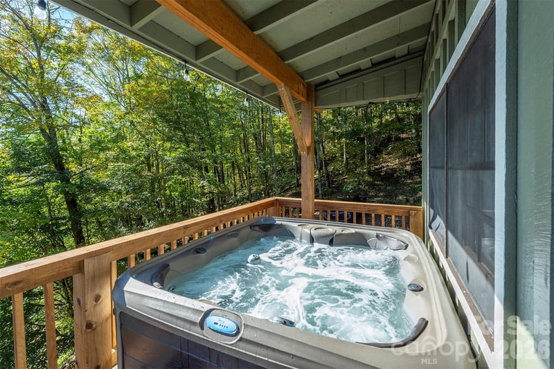 322 Goldenleaf Rd, Mars Hill, NC 28754