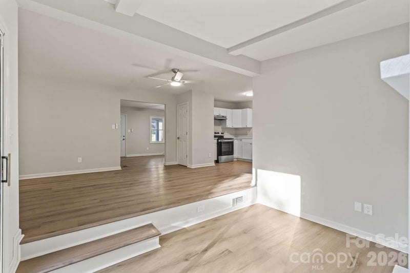 6134 Mayridge Dr, Charlotte, NC 28215