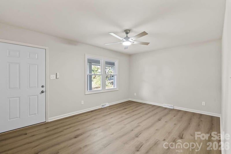 6134 Mayridge Dr, Charlotte, NC 28215