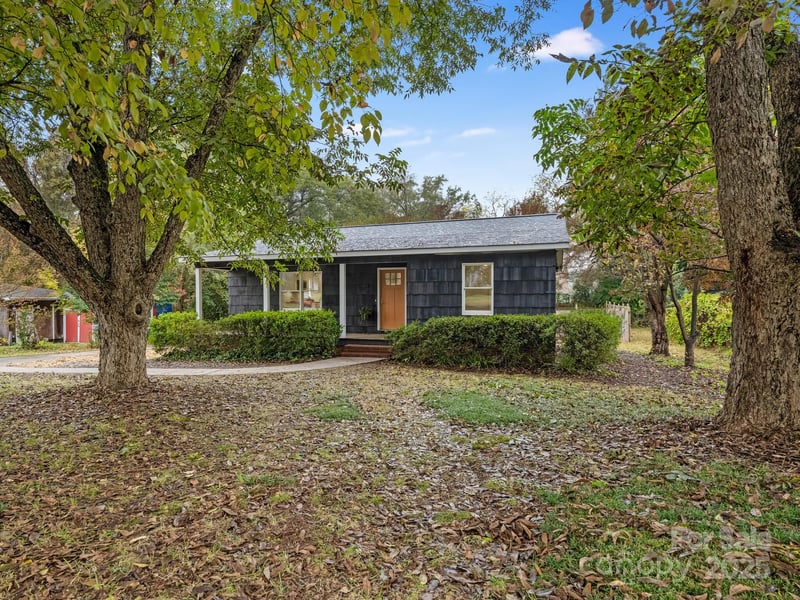 80 Pounds Ave, Concord, NC 28025