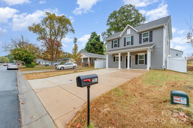 2513 Pruitt St, Charlotte, NC 28208