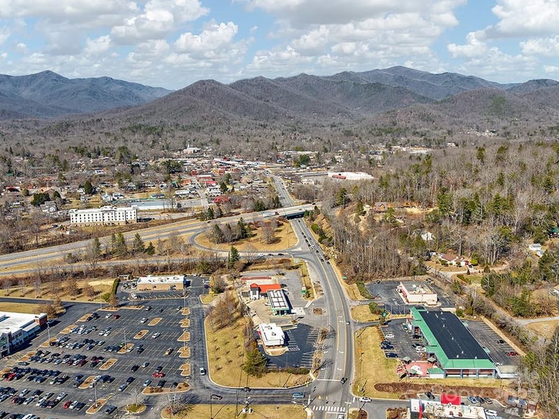 510 Nc 9 Hw, Black Mountain, NC 28711