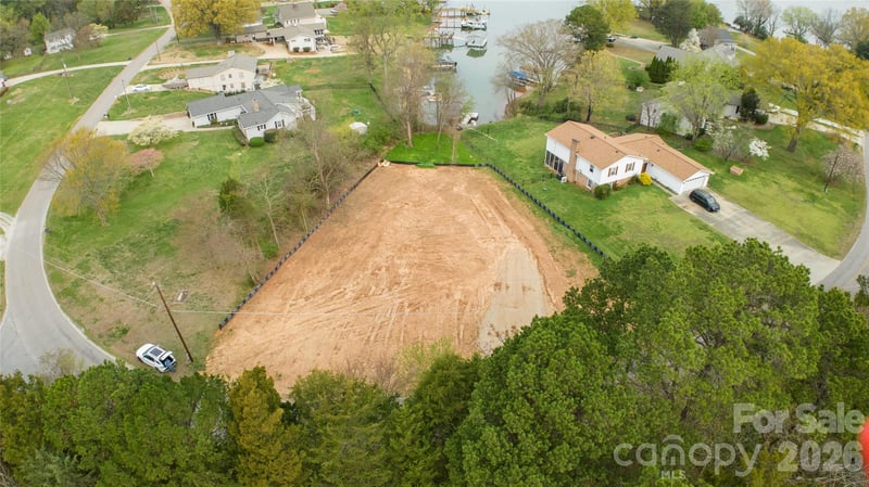 212 Ponderosa Cir, Mooresville, NC 28117