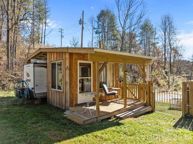 212 Gabriels Creek Rd, Mars Hill, NC 28754