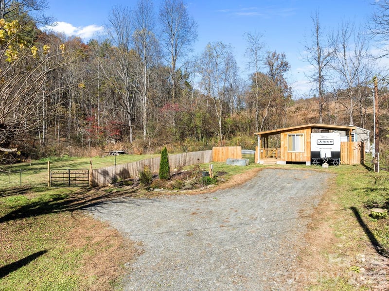 212 Gabriels Creek Rd, Mars Hill, NC 28754