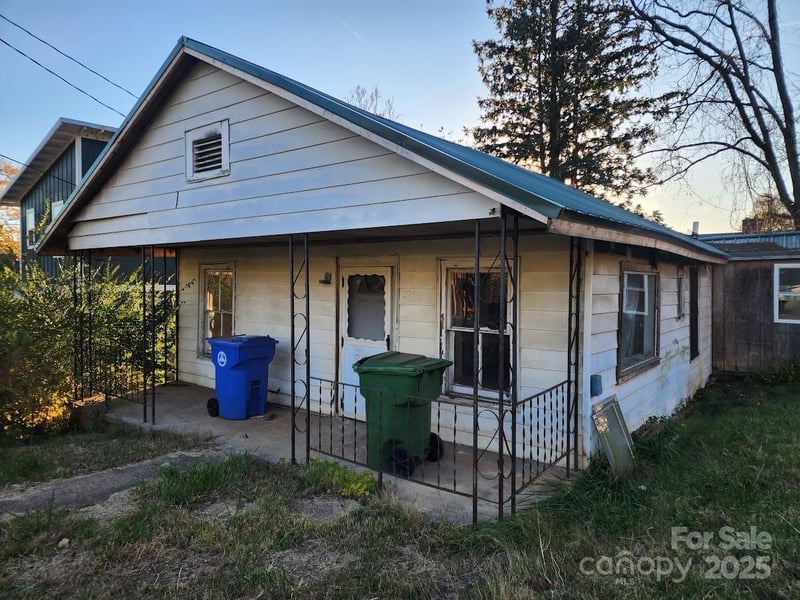 107 Bradley St, Asheville, NC 28806