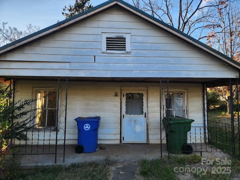 107 Bradley St, Asheville, NC 28806