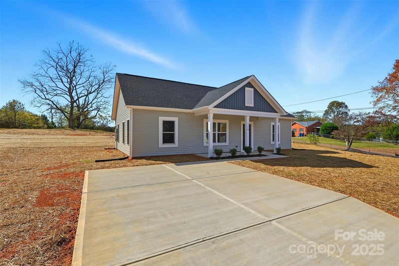 128 Main St, Granite Falls, NC 28630