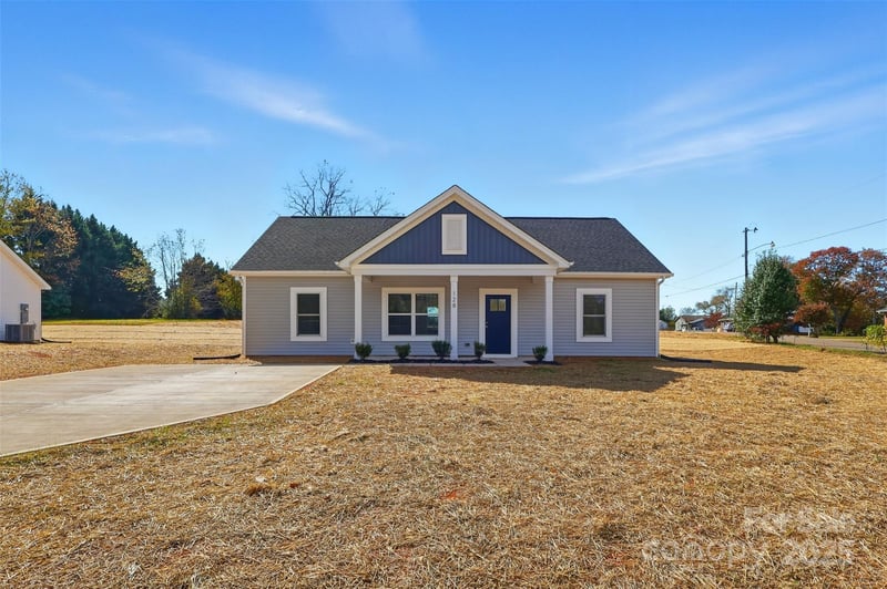 128 Main St, Granite Falls, NC 28630