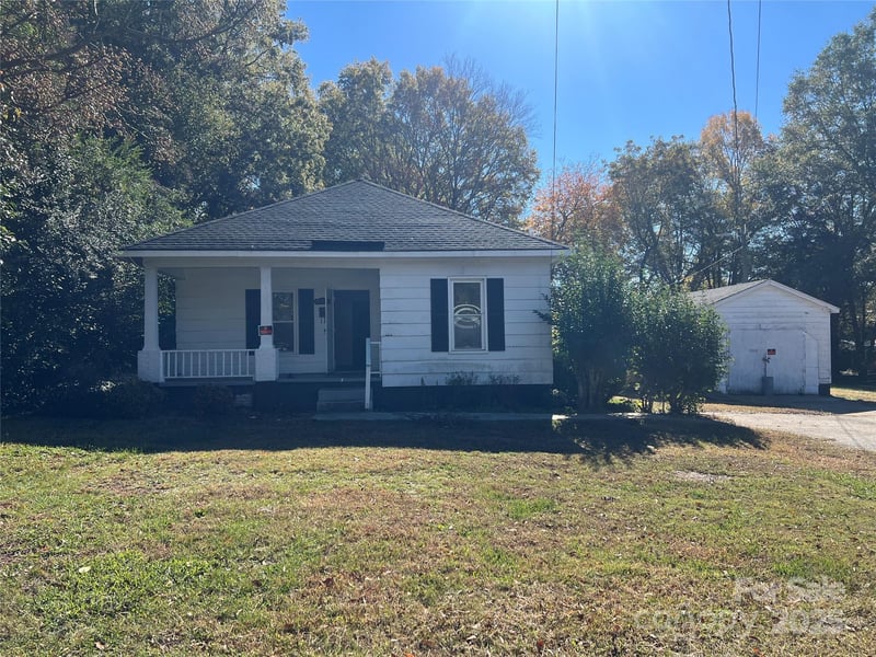 805 Church St, Cherryville, NC 28021