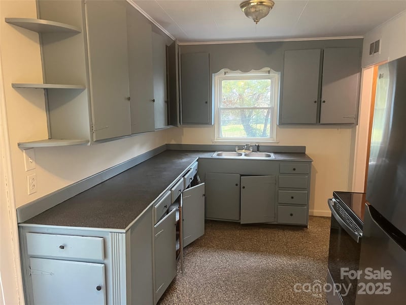 243 Governors Vw, Asheville, NC 28805