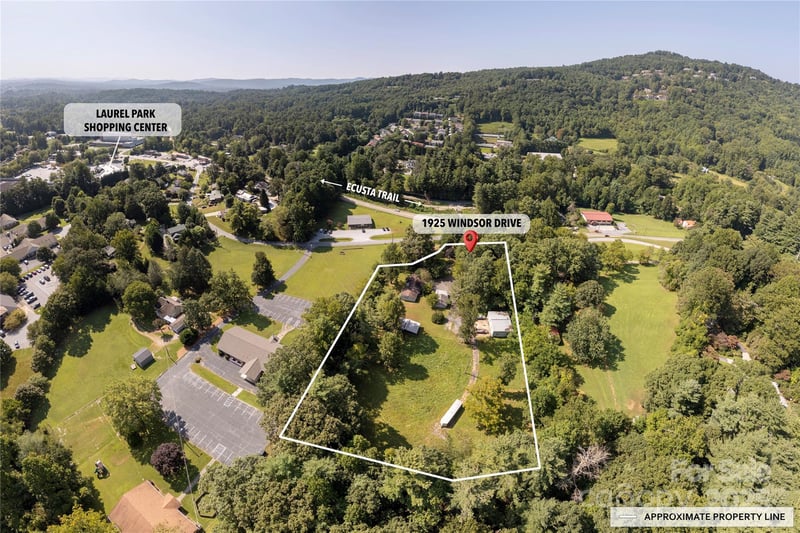 1925-B Windsor Dr, Laurel Park, NC 28739