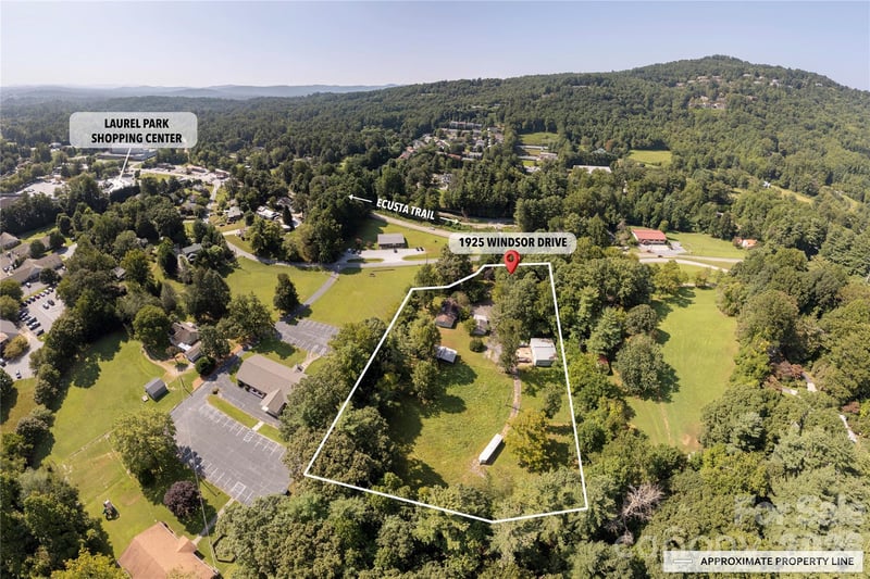 1925-A Windsor Dr, Laurel Park, NC 28739