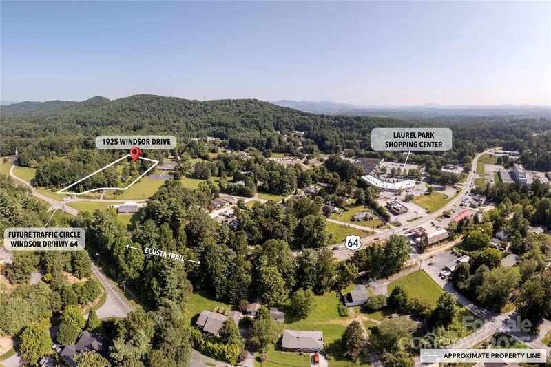1925-A Windsor Dr, Laurel Park, NC 28739