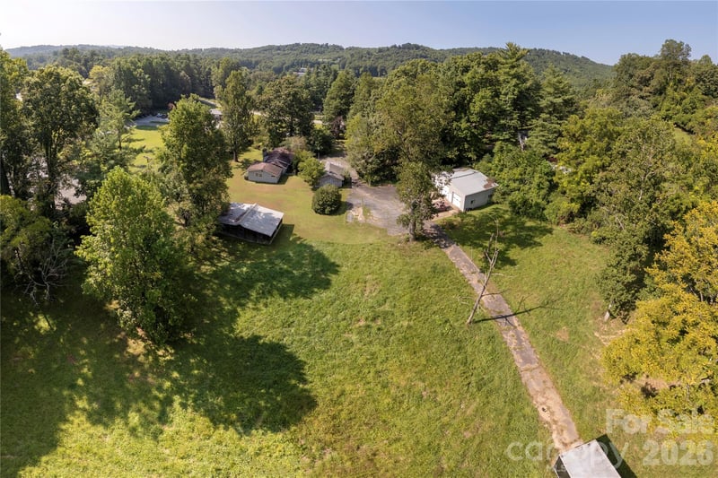 1925-A Windsor Dr, Laurel Park, NC 28739