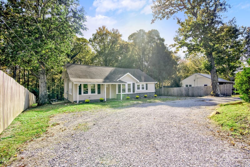 434 Salisbury St, Denton, NC 27239