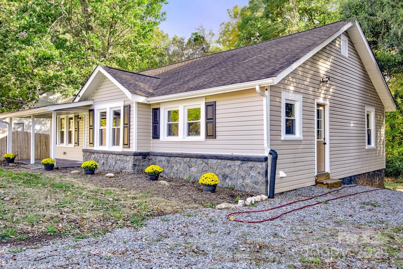 434 Salisbury St, Denton, NC 27239