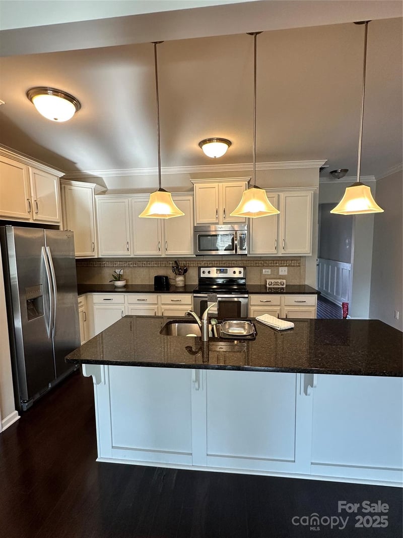 878 Summerlake Dr, Fort Mill, SC 29715