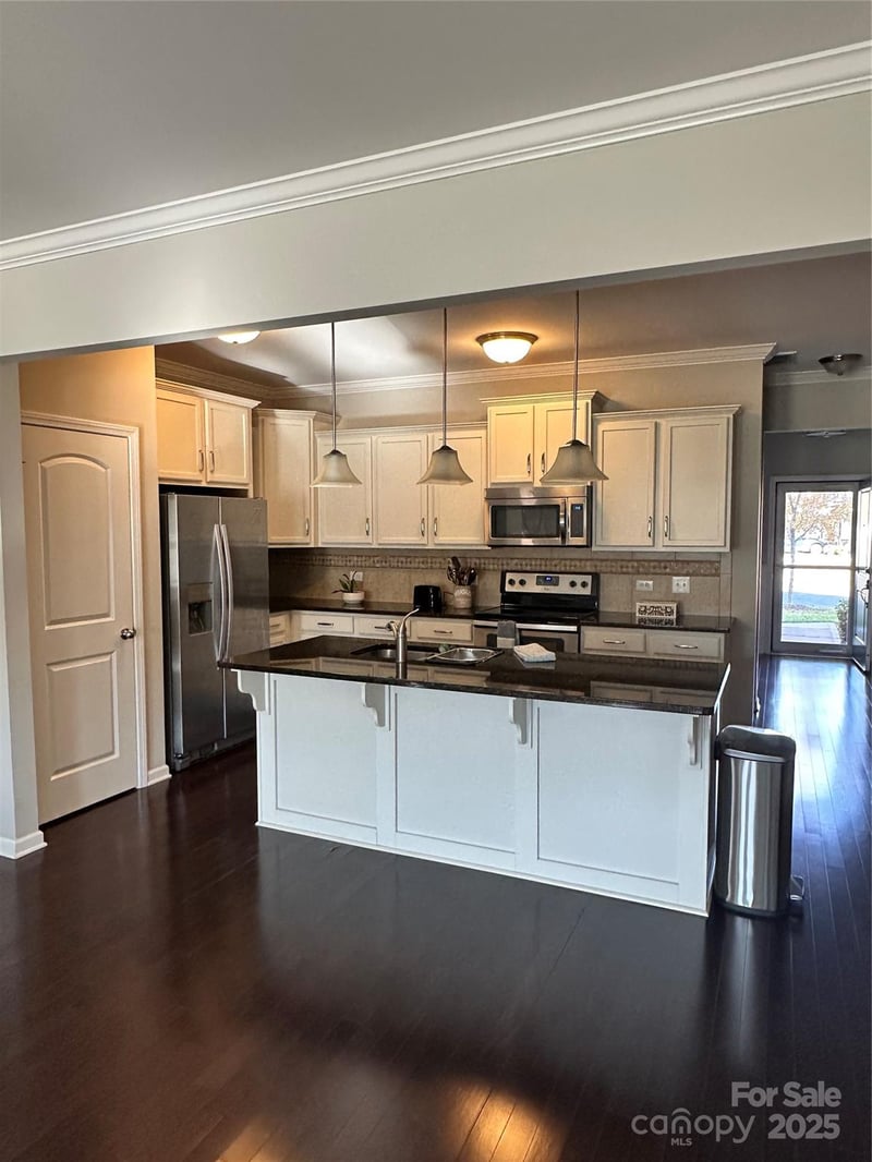 878 Summerlake Dr, Fort Mill, SC 29715