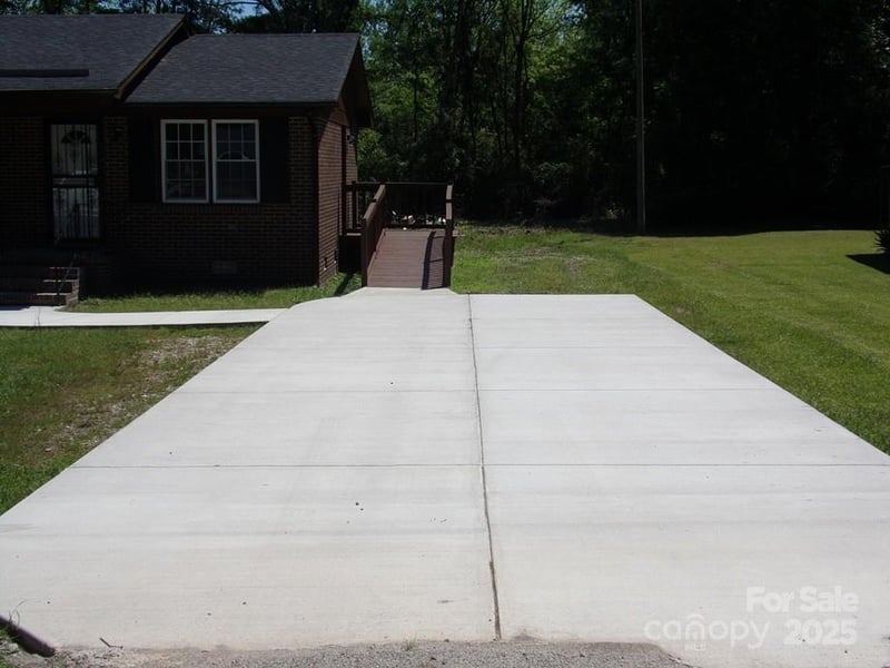 556 Roundtree Cir, Chester, SC 29706