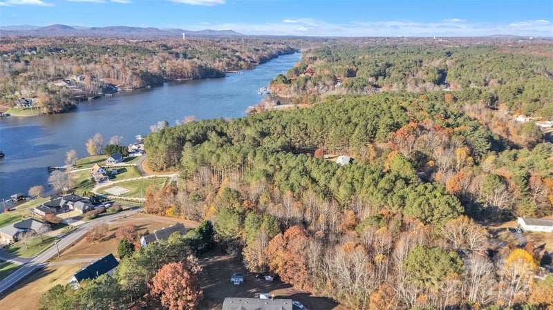 5607 Heathstead Dr, Granite Falls, NC 28630